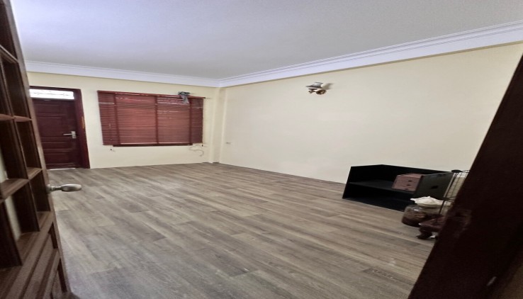 Cho thuê nhà ngõ ô tô, kinh doanh, Phương Mai 36m2, 4 tầng, 3 ngủ, chỉ 15 Triệu